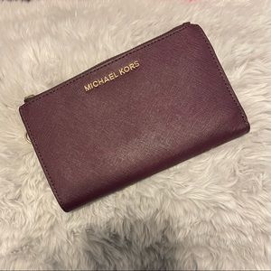 💜SALE💜Michael Kors plum purple wristlet